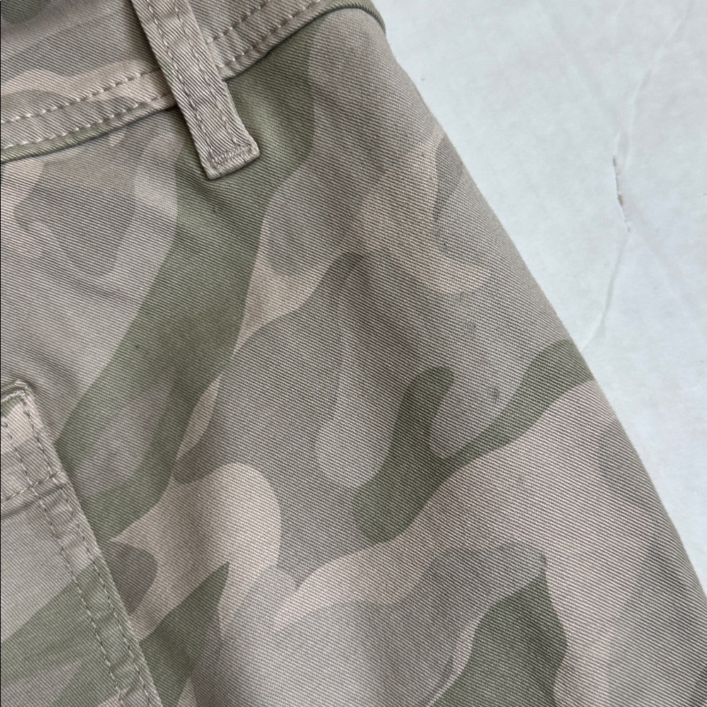 Torrid Sz 24 Women's Light Neutral Camouflage Cropped Pants - Picture 15 of 16